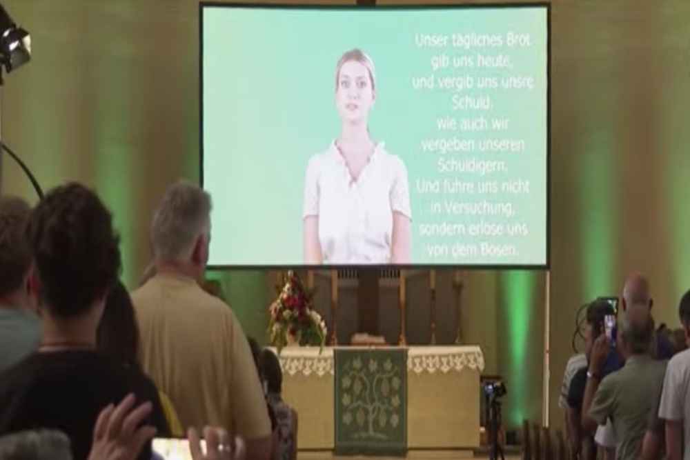  Viral Ratusan Jemaat Gereja di Jerman Kebaktian Dipimpin AI ChatGPT