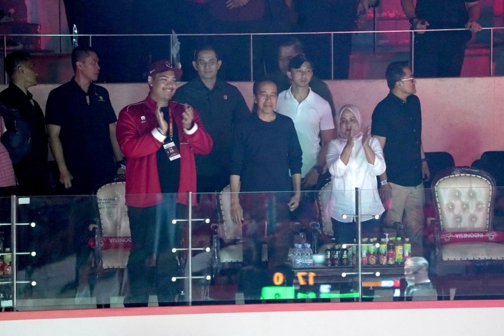  Ikut Nobar, Jokowi Doakan Ginting Juara Indonesia Open 2023