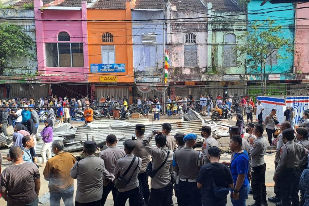  Tak Terima Tempat Berdagang Digusur, Ratusan PKL di Pasar 16 Ilir Gelar Unjuk Rasa