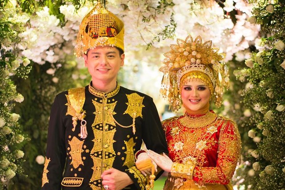 Pakaian adat aceh (instagram.com_cutratumeyriska)