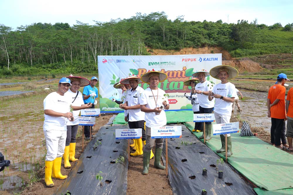  Libatkan Karyawan Jaga Ketahanan Pangan, Pupuk Kaltim Gelar Aksi Bertani Mentari