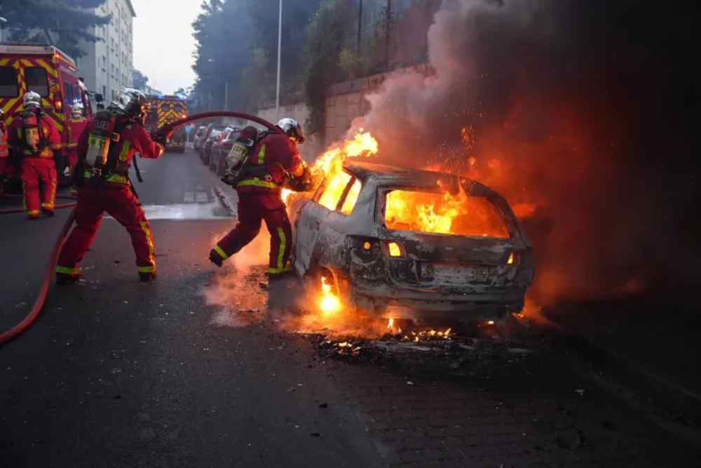  Paris Mencekam, Protes Aksi Brutal Polisi Tembak Remaja 17 Tahun Berujung Ricuh