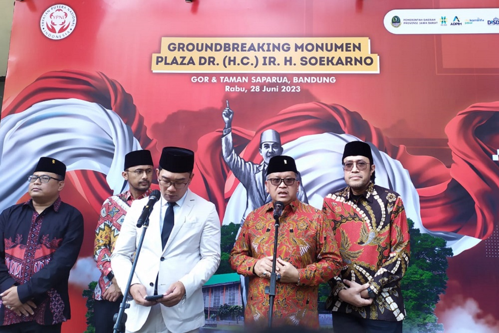  Sekjen PDIP Beberkan Alasan Ridwan Kamil Masuk Bursa Cawapres Ganjar Pranowo