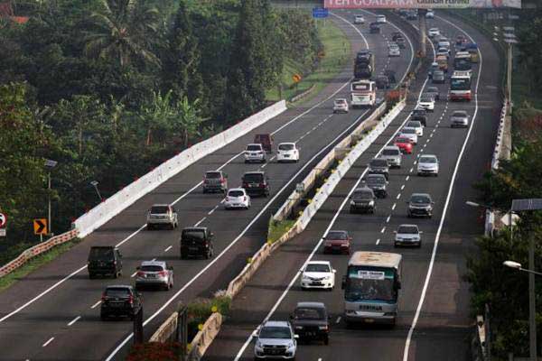  Lebih dari 90.000 Kendaraan Bergerak ke Bandung via Tol Cipularang, Lalin Tetap Lancar