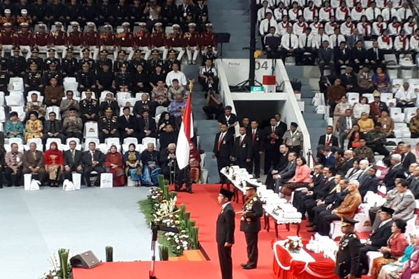  Pesan Jokowi di HUT ke-77 Bhayangkara: Polri Jangan Tajam ke bawah Tumpul ke Atas!