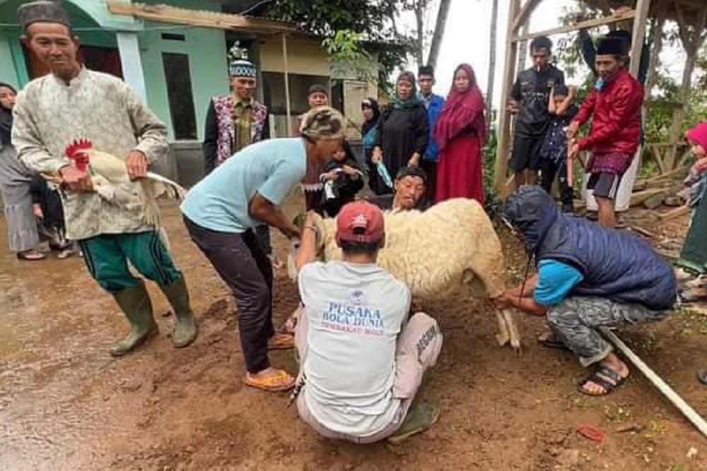  JQR Salurkan Hewan Kurban Ke Pelosok Desa Jawa Barat