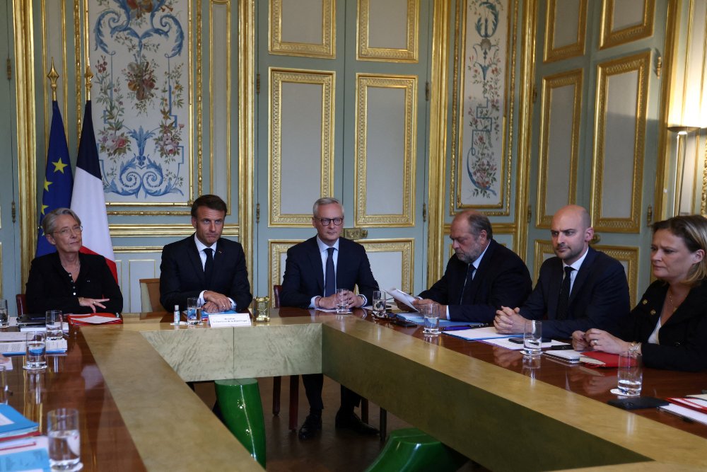  Mantan Presiden Hollande soal Kerusuhan di Prancis: Bukan karena Masalah Imigran