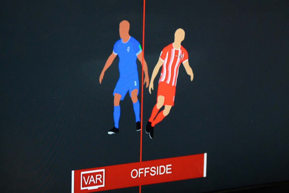  FIFA Uji Coba Aturan Offside Baru, Penyerang Lebih Diuntungkan