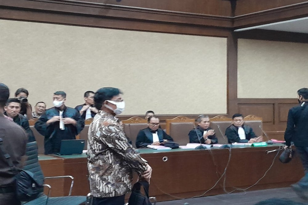  Tiga Elite NasDem 'Kawal' Sidang Johnny Plate, Perintah Surya Paloh?