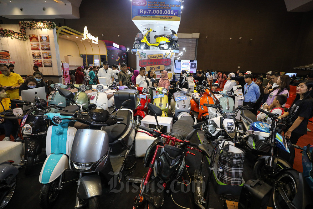  Sosialisasi Subsidi Motor Listrik di Ajang Jakarta Fair