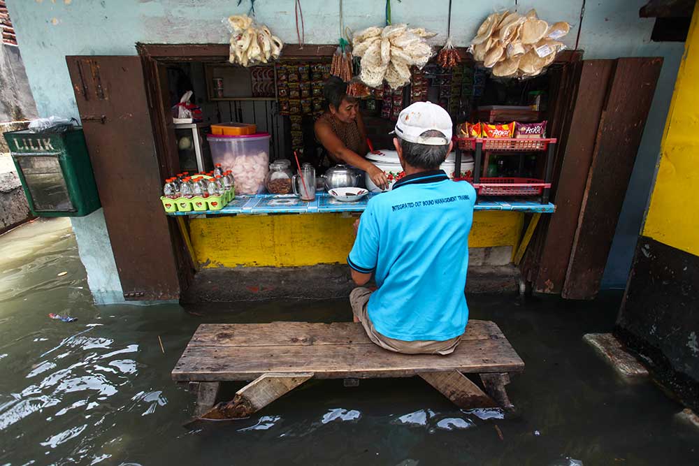  Banjir Rob Genangi Sejumlah Kampung di Surabaya