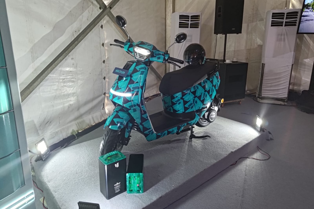 Tampilan motor prototipe Electrum produksi JV GOTO dan TOBA yang akan diproduksi lokal di Cikarang - Bisnis/Anshary Madya Sukma