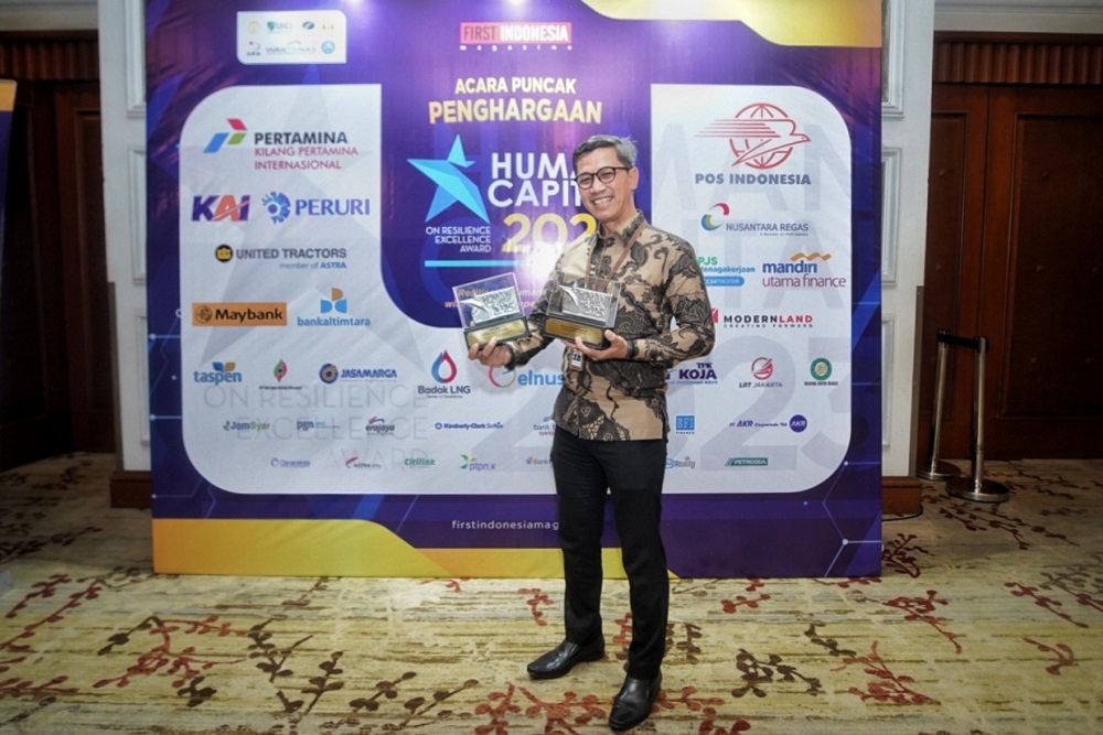  Dirut Bank BJB Syariah Raih The Best CEO Focus on Human Capital