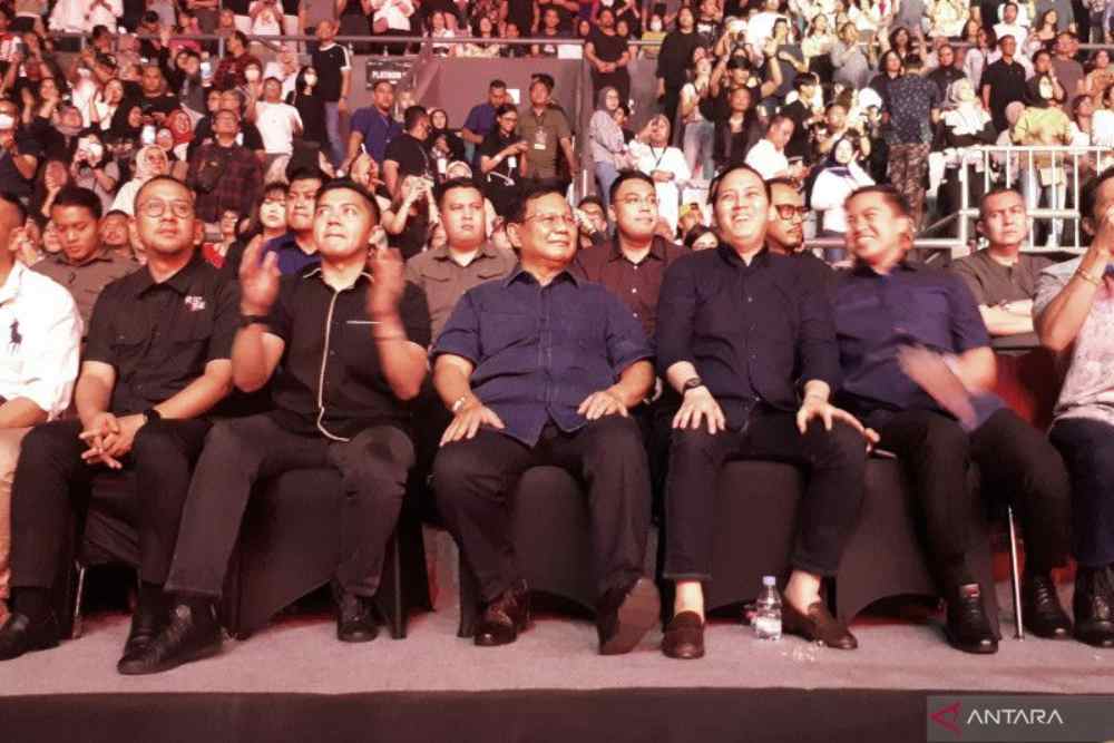  Menhan Prabowo dan Menhub Budi Nonton Bareng Konser Ari Lasso
