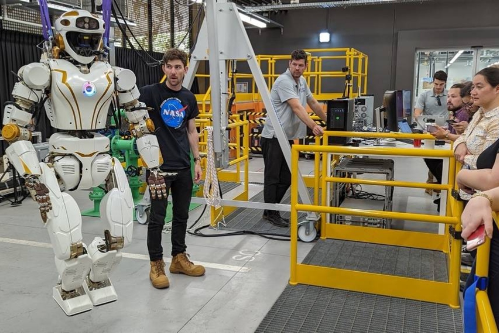  Canggih! Robot Buatan NASA Uji Coba Jadi Petugas Kilang Minyak