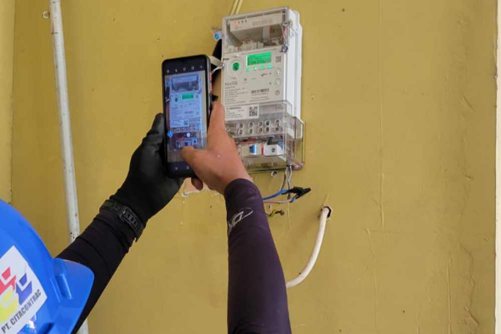  PLN Jatim Targetkan Pasang 84.000 Layanan Digital Smart Meter AMI