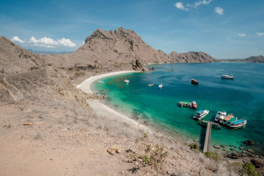  Geliat Pariwisata RI Pascapandemi & Efek Pembekuan Bebas Visa 159 Negara