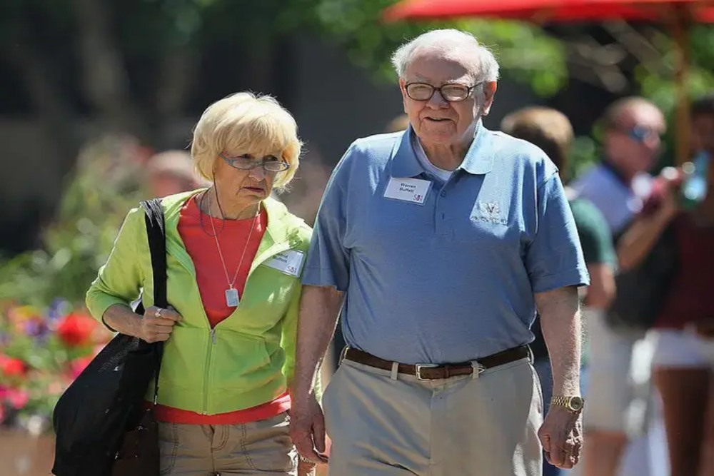  Istri Warren Buffett Mengeluh soal Kopi Seharga Rp60 Ribu
