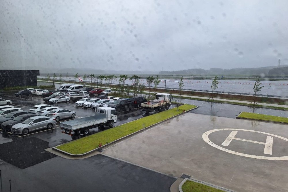  Mengaspal Bersama Hyundai Avante N dan Genesis G70 di Negeri Gingseng