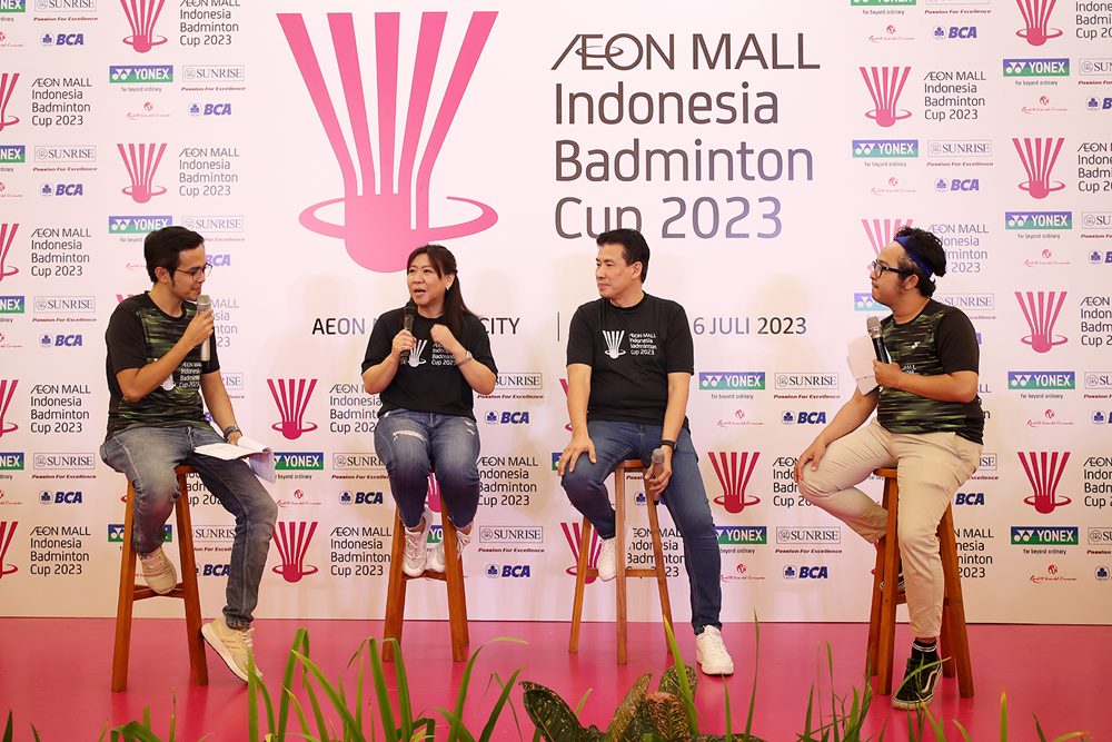 Mantan pemain tunggal putri Indonesia, Susy Susanti. Jaring Pemain Muda, Aeon Indonesia Gelar Kejuaraan Badminton di Dalam Mall/Istimewa