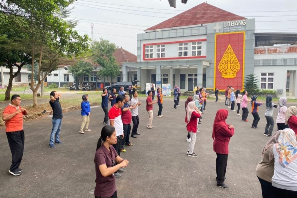  Bank Jateng Sosialisasikan Produk Terbaru dalam Senam Pagi di Jepara