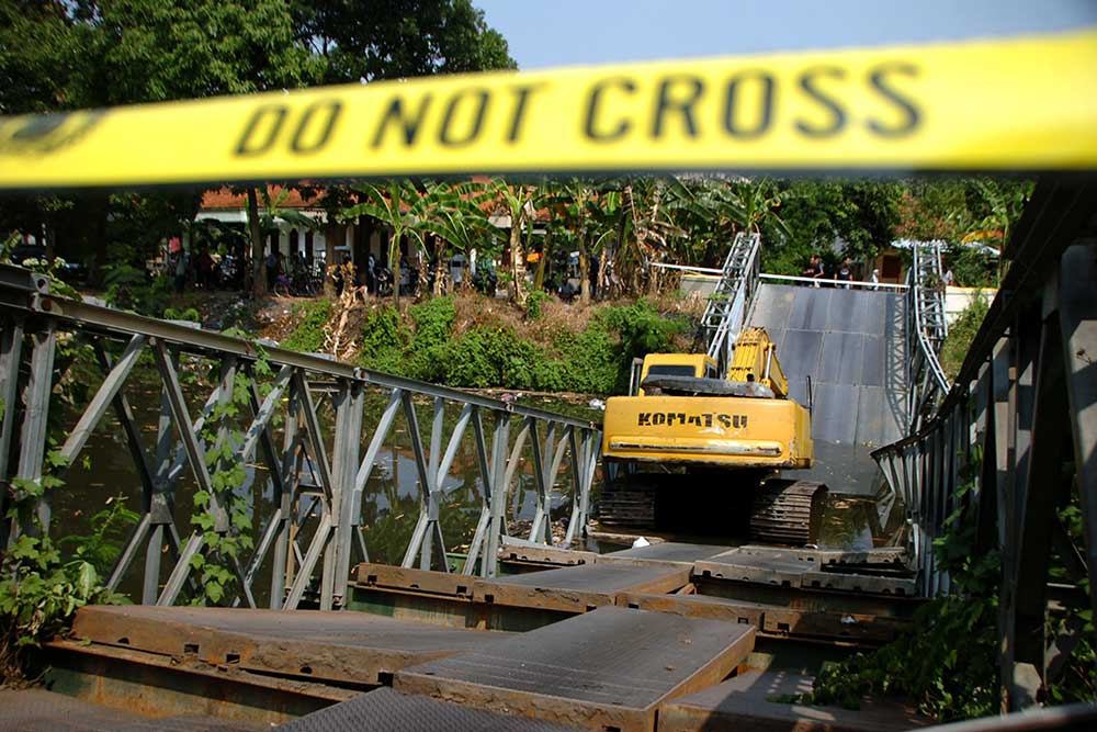  Jembatan Darurat di Tegal Ambruk Akibat Dilewati Alat Berat