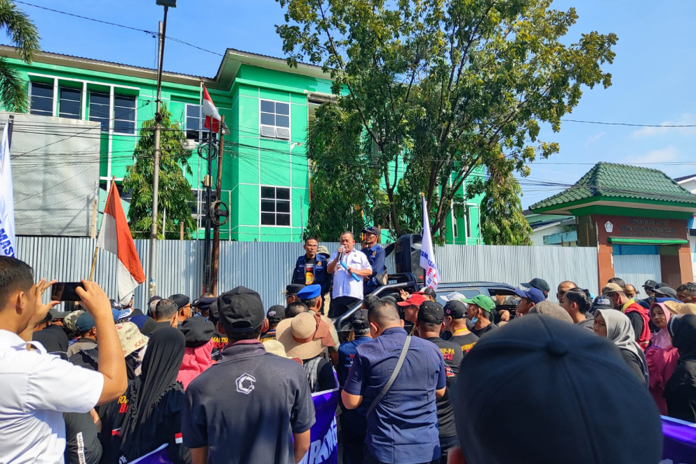  Ratusan Warga Demo Minta Masuk Wilayah Kota Palembang, Tolak ke Banyuasin