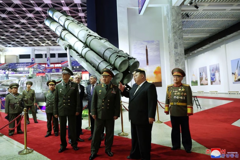  Bertemu Menhan Rusia, Kim Jong Un Pamer Rudal Balistik Terbaru