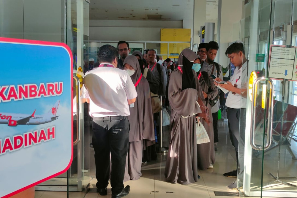  Bandara SSK II Pekanbaru Kembali Layani Penerbangan Umrah dengan Lion Air