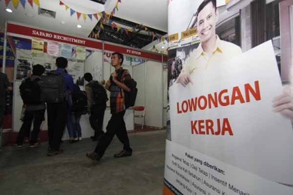  Ribuan Warga Perebutkan 1.648 Lowongan Kerja di Kabupaten Cirebon