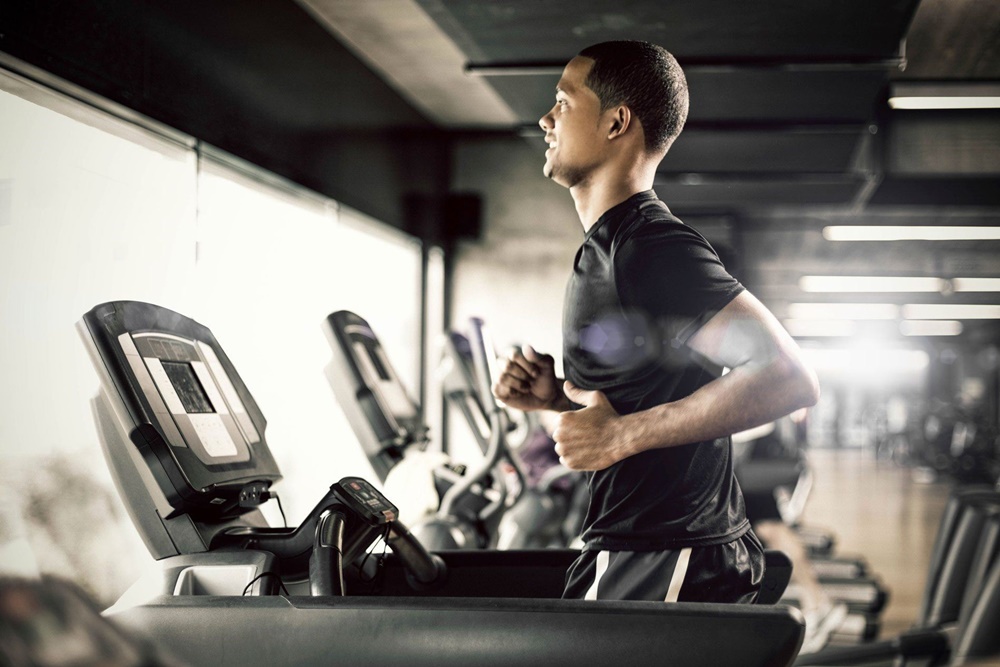  Manfaat Olahraga Treadmill, Cocok bagi Si Anti Panas Matahari