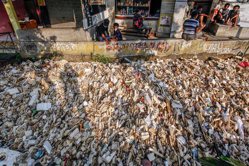  Kali Krukuk di Depok Dipenuhi Sampah Plastik