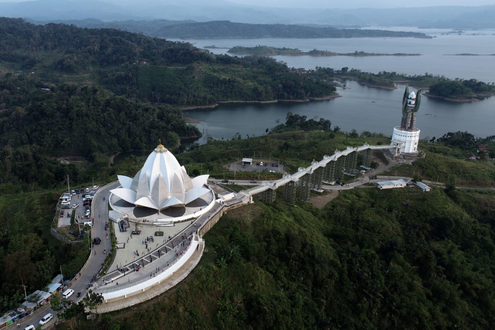  Meski Belum Diresmikan, Menara Kujang Sapasang Sudah Jadi Magnet Pariwisata di Sumedang