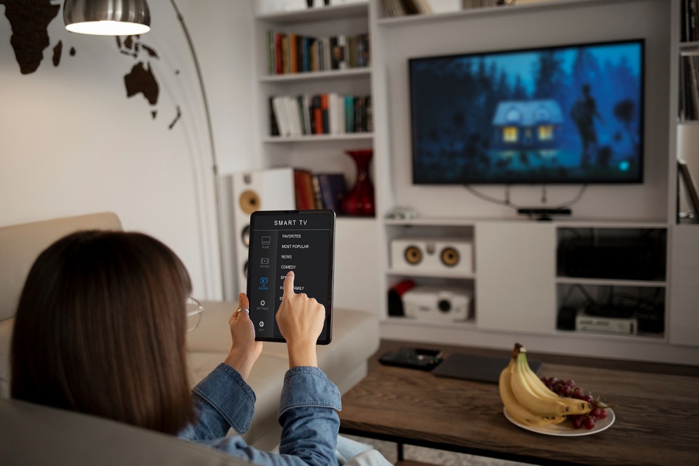  Cara Menyambungkan HP ke TV dengan Gampang, Bisa Tanpa Kabel
