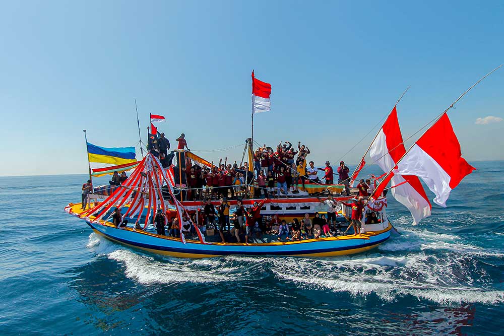  Keseruan Ritual Petik Laut di Kalibuntu Probolinggo