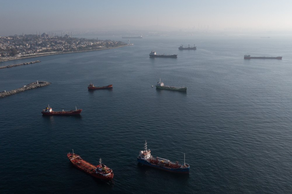  Drone Laut Ukraina Serang Pelabuhan Novorossiysk Rusia di Laut Hitam