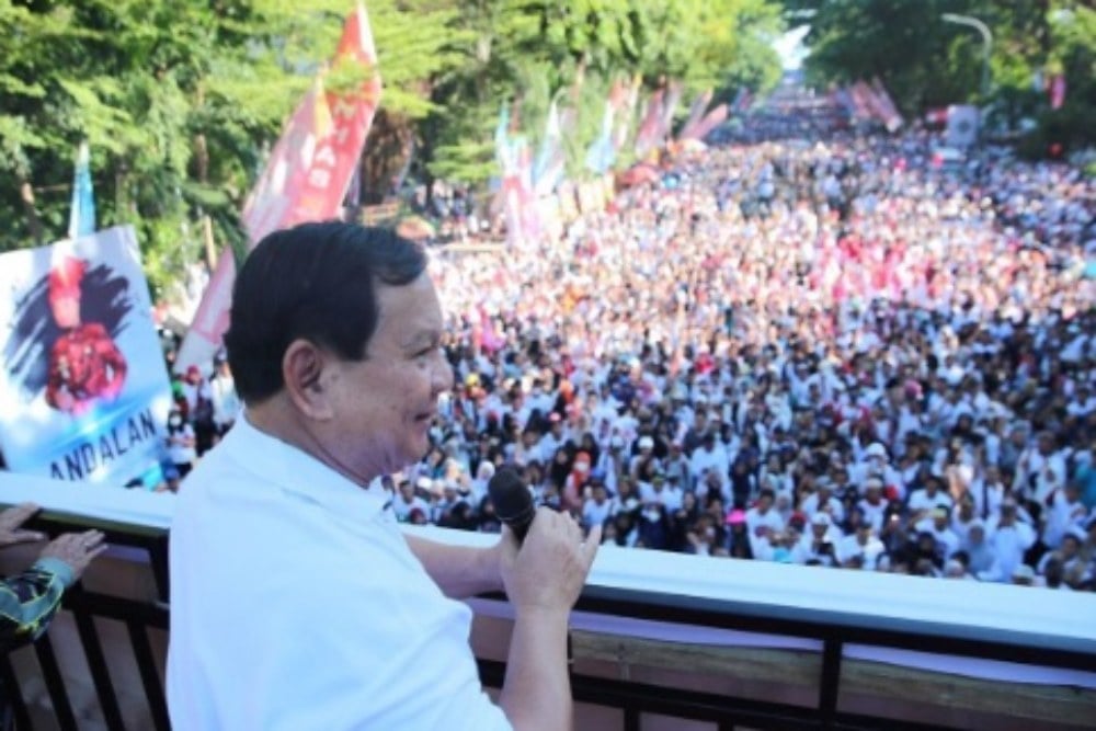  Saat Prabowo Beri Tanda Finger Heart dan Teriak Ewako ke Warga Sulsel