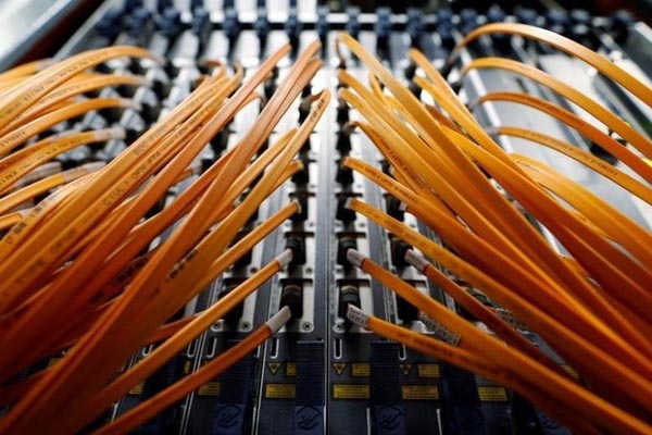  Kabel Fiber Optik Semrawut, APJII Nilai Belum Ada Titik Temu Taruh Kabel di Bawah