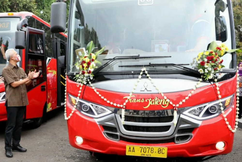 Arsip foto. Gubernur Jawa Tengah (Jateng) Ganjar Pranowo meluncurkan BRT Transjateng Koridor IV rute Purworejo-Magelang-Temanggung./Antara-Humas Pemprov Jateng.