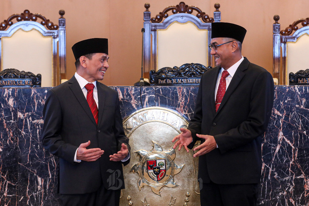  Agusman dan Hasan Fawzi Resmi Dilantik Menjadi Anggota Dewan Komisioner OJK