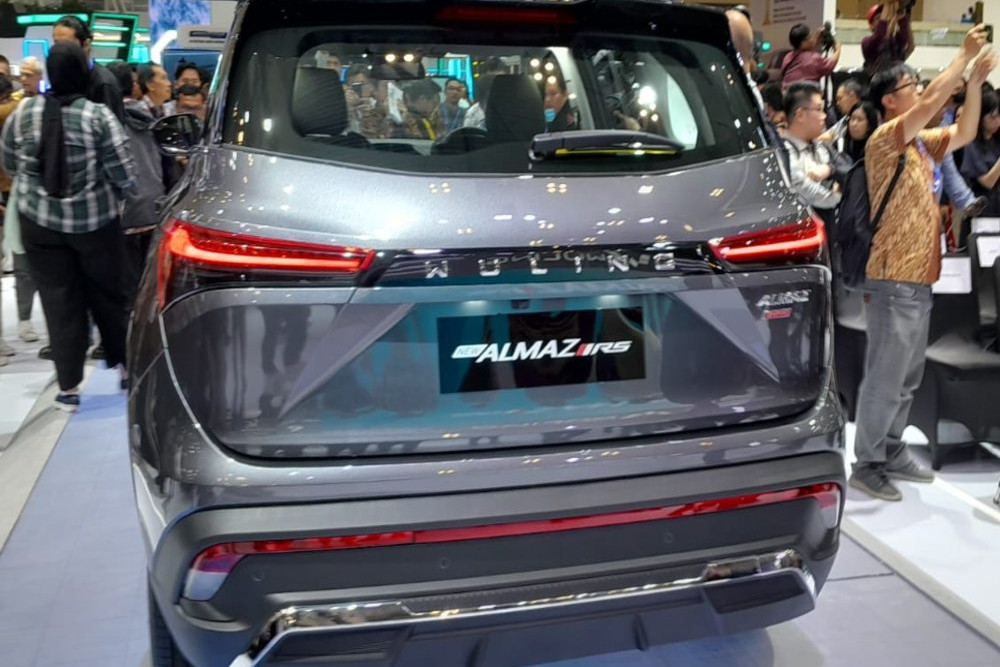  GIIAS 2023, Wuling Segarkan Almaz RS