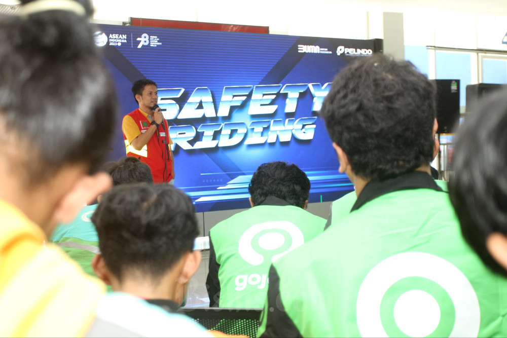  Pelindo Regional 4 Gelar Edukasi Safety Riding dan Service Motor Gratis Untuk Driver Ojek