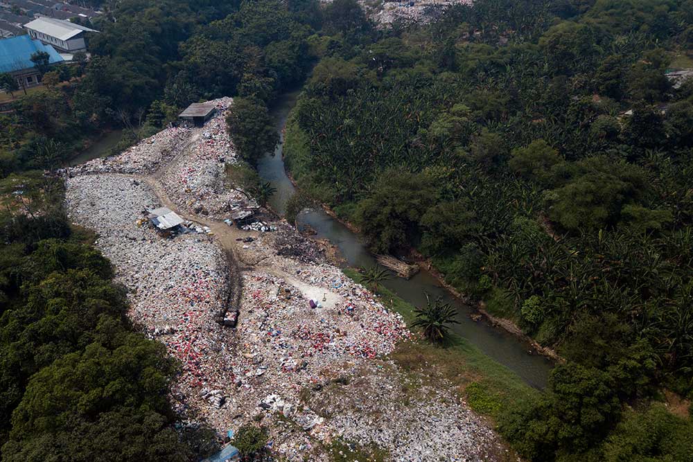  TPS Ilegal di Bantaran Sungai Cikeas Sudah Ada Sejak 10 Tahun Lalu