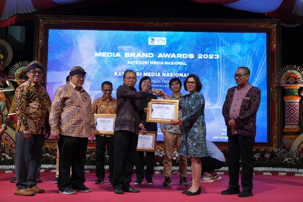  Bisnis Indonesia Raih Penghargaan Media Brand Award 2023 dari SPS