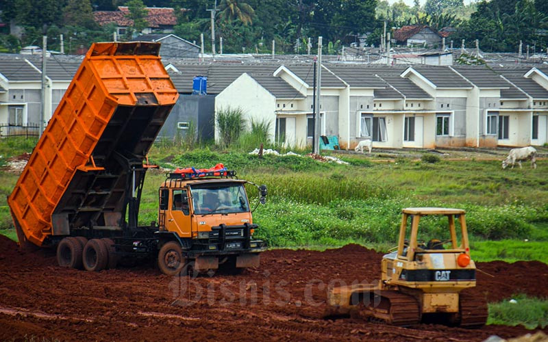 Suasana pembangunan rumah subsidi di Bogor, Jawa Barat, Selasa (11/1/2021). Bisnis/Abdurachman