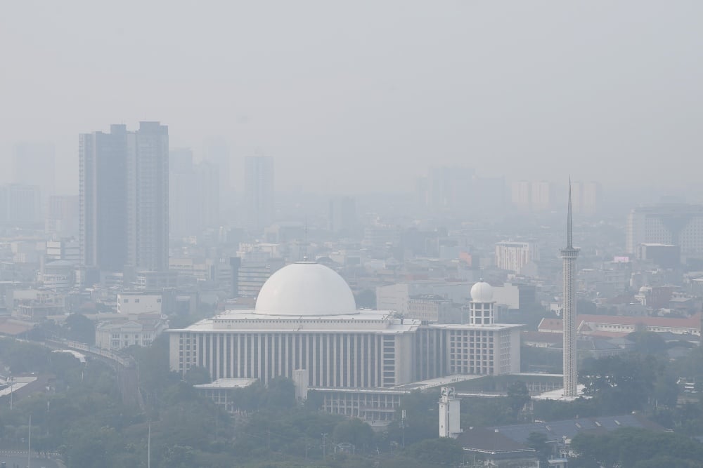  Kualitas Udara Memburuk, Jokowi Berencana Terapkan Sistem Kerja Hibrida