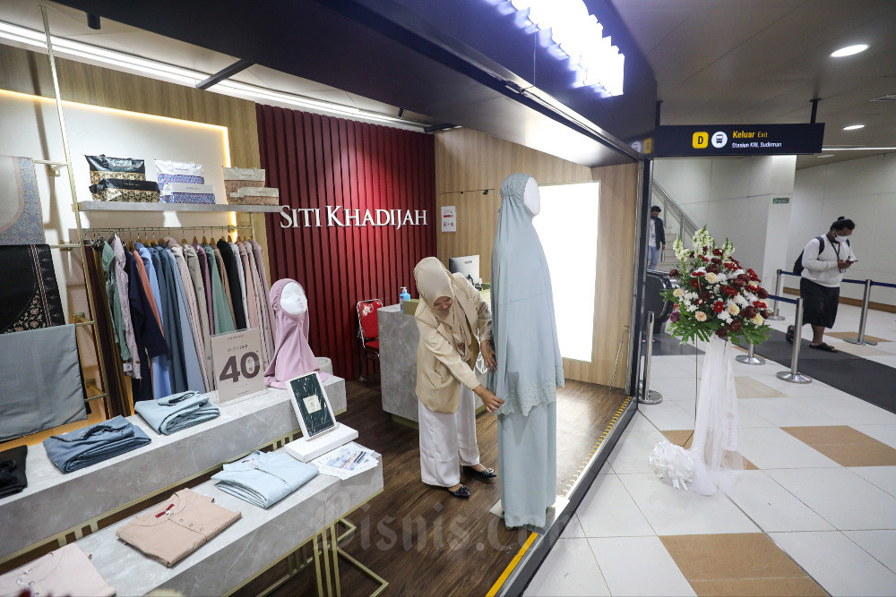  Siti Khadijah Berkolaborasi Dengan MRT Jakarta Membuka Gerai Baru di Stasiun MRT Dukuh Atas