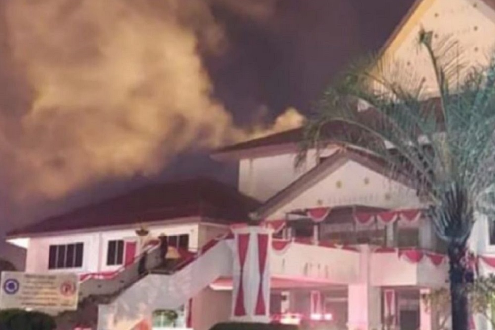  Gedung DPRD Batam Kebakaran, Diduga Karena Korsleting Listrik