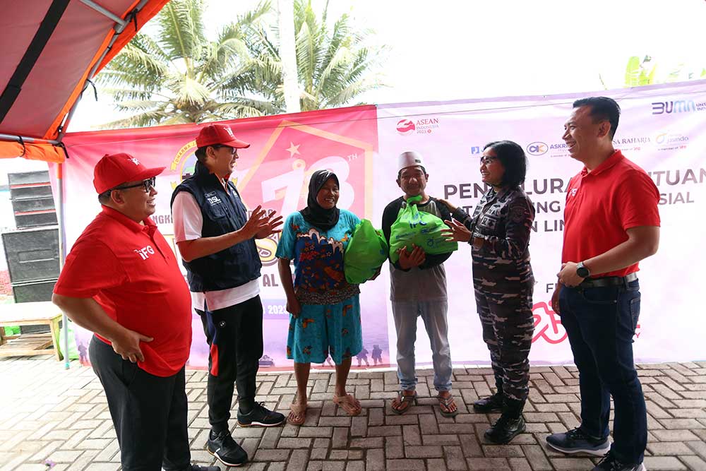  IFG BIKE CHARITY di Pangandaran Jawa Barat Memberikan Bantuan Sosial ke Masyarakat