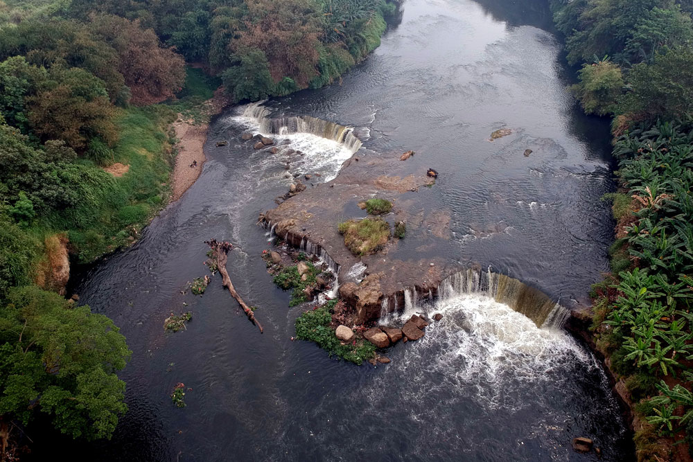  Aliran Sungai Cileungsi di Bogor Tercemar Limbah Pabrik